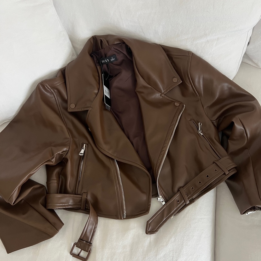 lioness cropped jacket